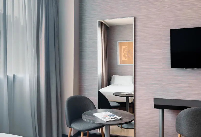 غرفة قياسية ثلاثية, Abba Fonseca