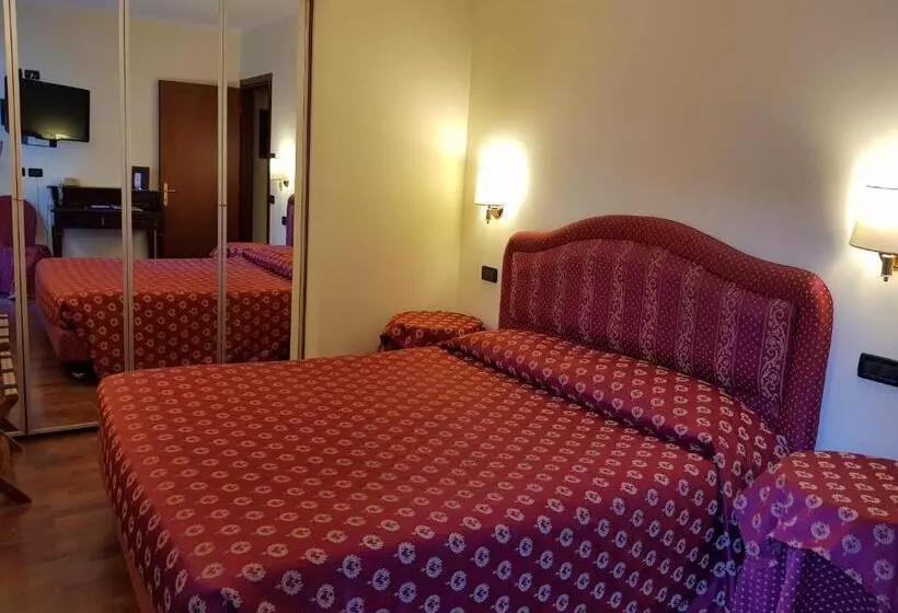 ジュニアスイート, Admiral Hotel Villa Erme