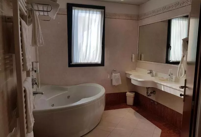 スーペリアースイート, Admiral Hotel Villa Erme