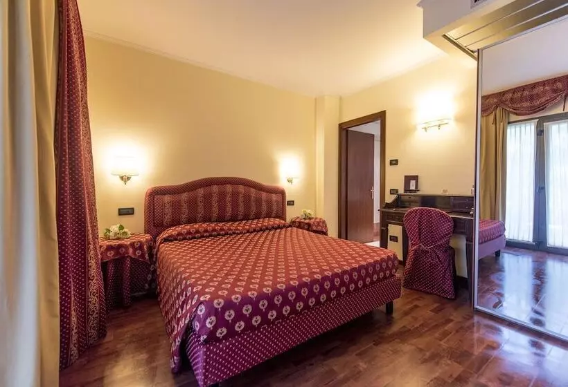 コンフォートルーム, Admiral Hotel Villa Erme