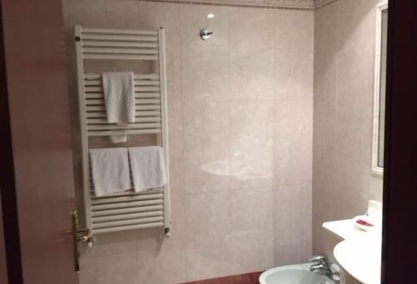 舒适三人间, Admiral Hotel Villa Erme