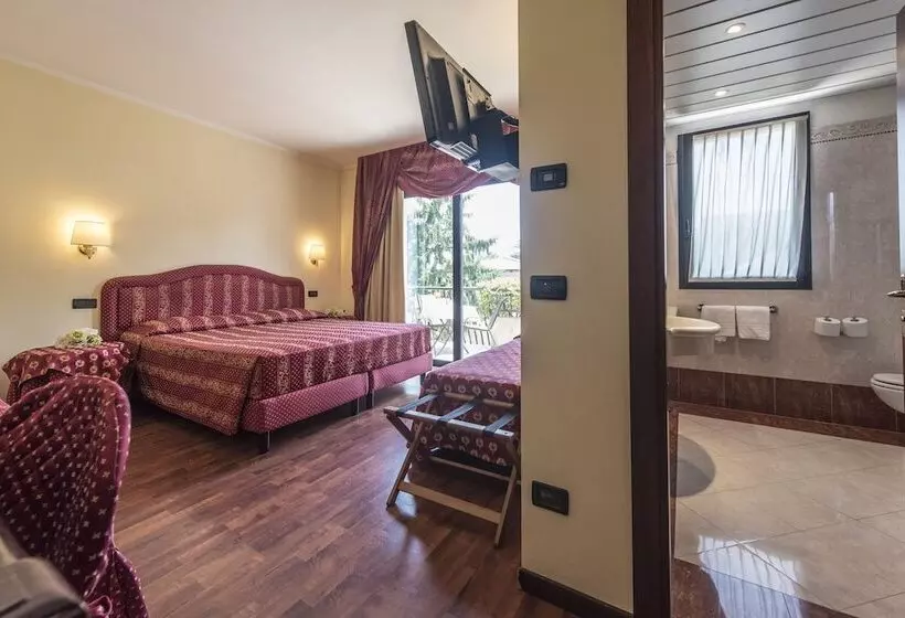 コンフォートトリプルルーム, Admiral Hotel Villa Erme