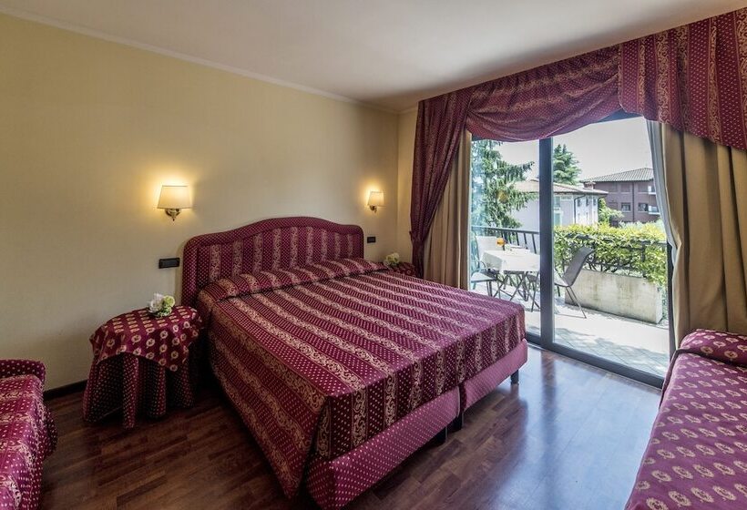 舒适三人间, Admiral Hotel Villa Erme