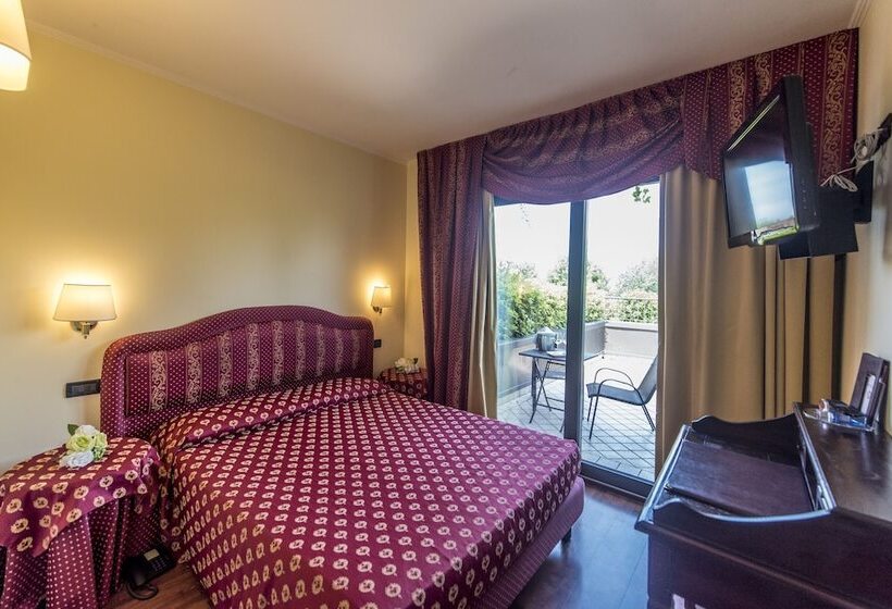 舒适三人间, Admiral Hotel Villa Erme