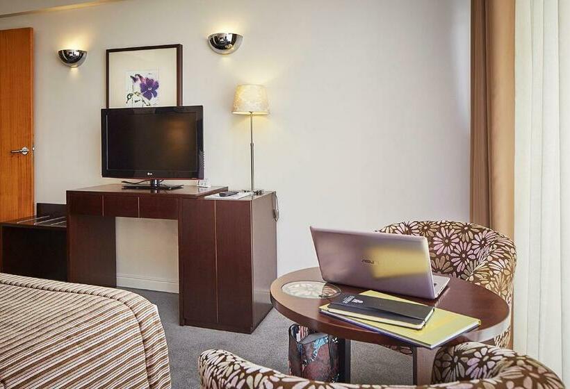 غرفة قياسية, As Americas