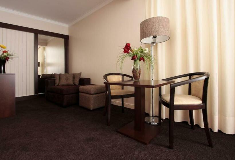 غرفة قياسية, As Americas