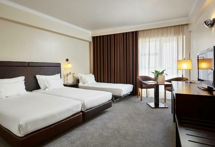 غرفة قياسية, As Americas