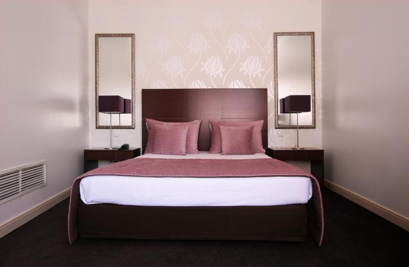 غرفة قياسية, As Americas