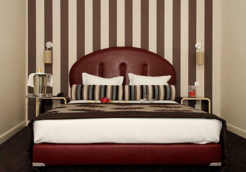 غرفة قياسية, As Americas