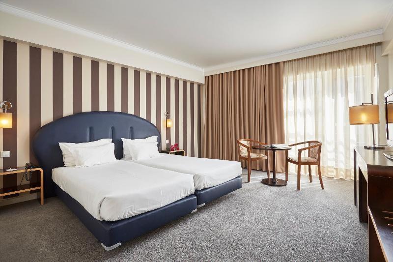 غرفة قياسية, As Americas