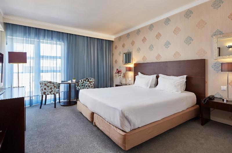 غرفة قياسية, As Americas