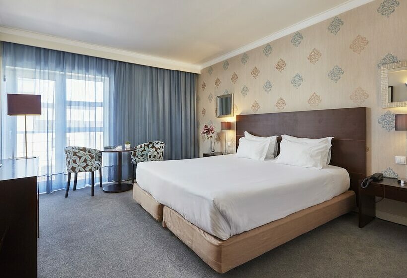 غرفة قياسية, As Americas