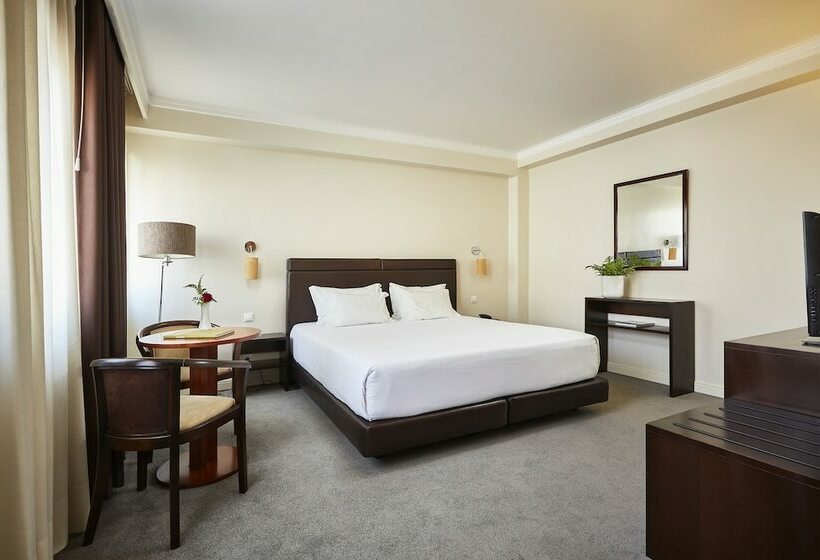 غرفة قياسية, As Americas