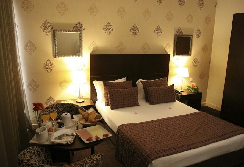 غرفة قياسية, As Americas