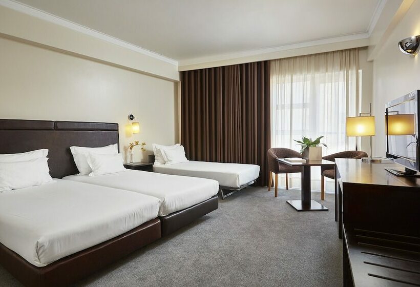 غرفة قياسية, As Americas