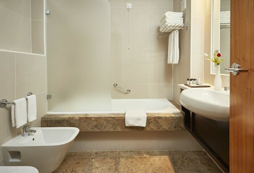 جناح, As Americas