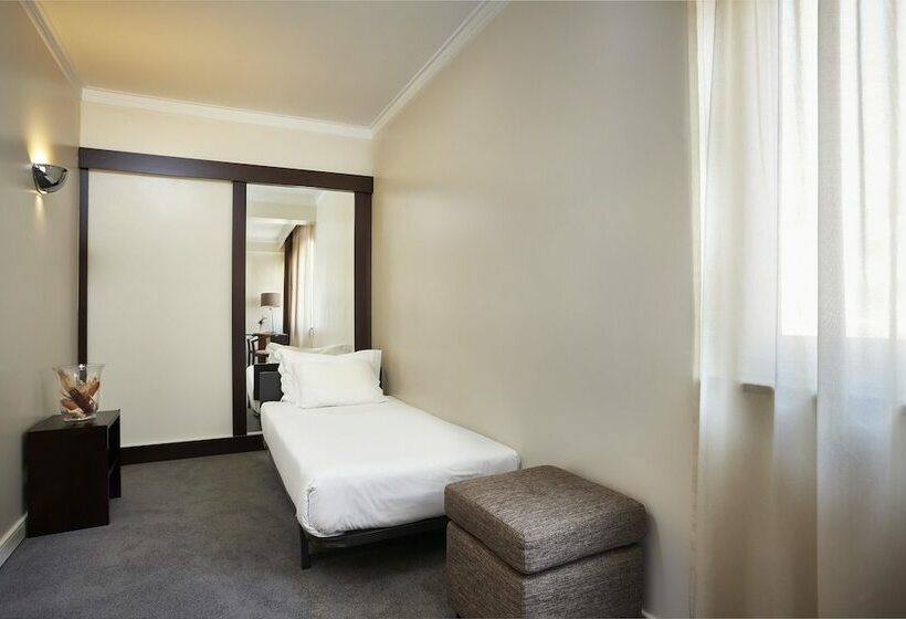 غرفة قياسية ثلاثية, As Americas