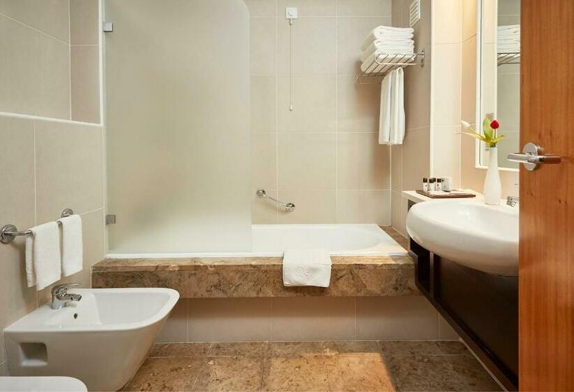 غرفة قياسية فردية, As Americas