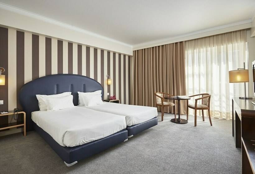 غرفة قياسية فردية, As Americas