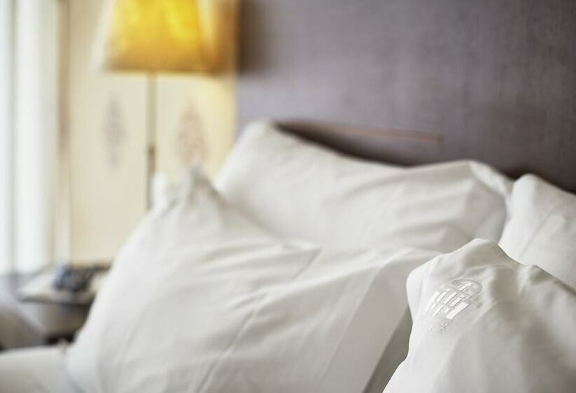 غرفة قياسية فردية, As Americas