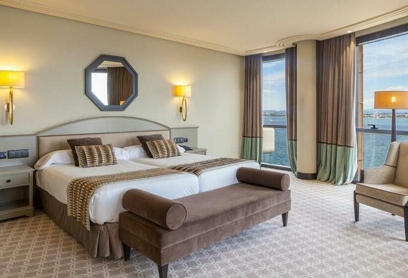 ジュニアスイート, Bahia