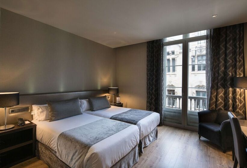 Номер Стандарт, Catalonia Portal de L' Angel