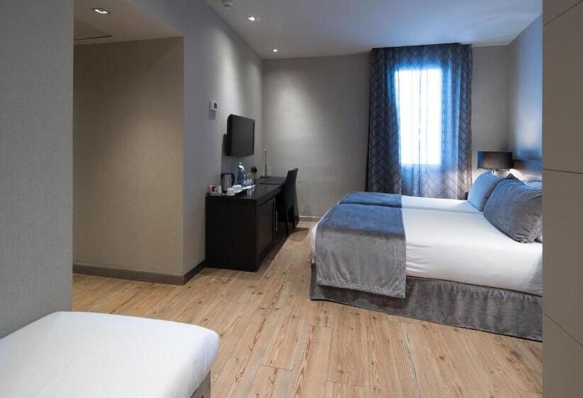 Номер Стандарт Трехместный, Catalonia Portal de L' Angel