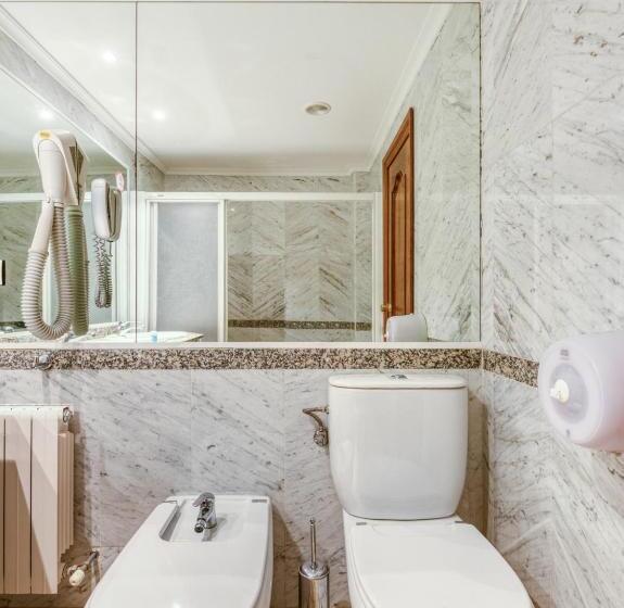 חדר סטנדרט, Emperatriz Iii