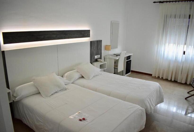 חדר סטנדרט, Emperatriz Iii