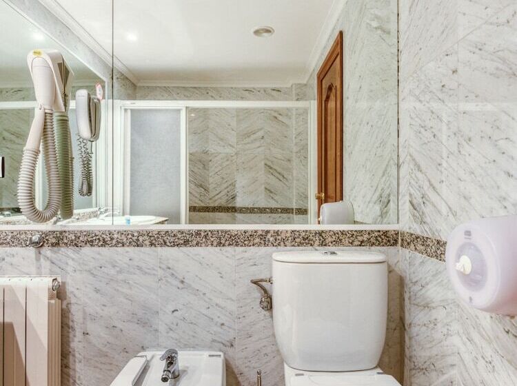 标准间, Emperatriz Iii