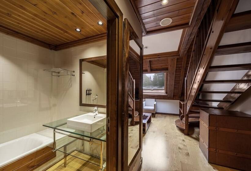 جناح, Eurostars La Pleta