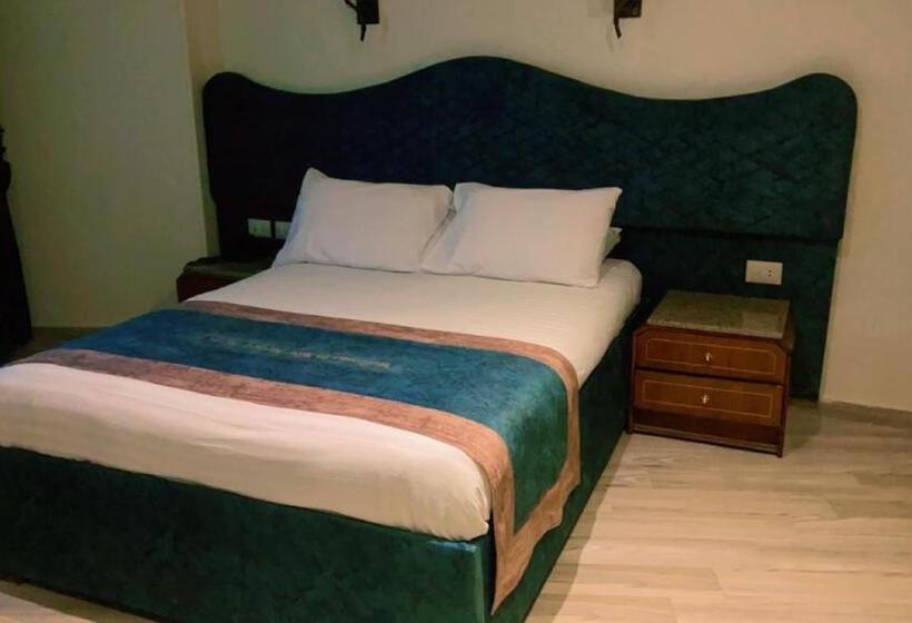 اتاق استاندارد یک نفره, Hor Moheb