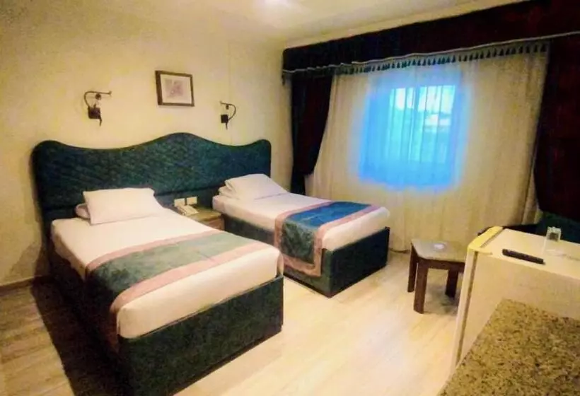 اتاق استاندارد, Hor Moheb