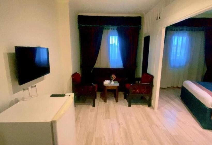 سوییت, Hor Moheb