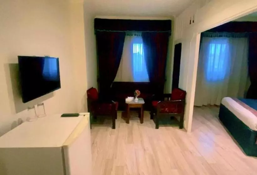 سوییت, Hor Moheb