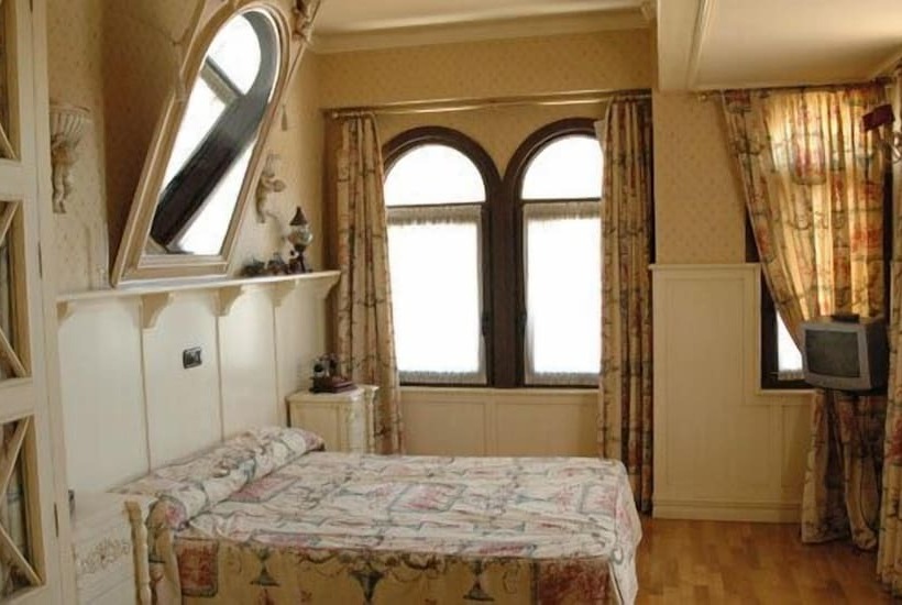 标准三人间, Juan Carlos I