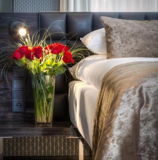 Quarto Deluxe, Mucha