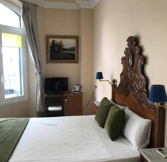 Стандартный Номер Нижний Этаж, Noucentista