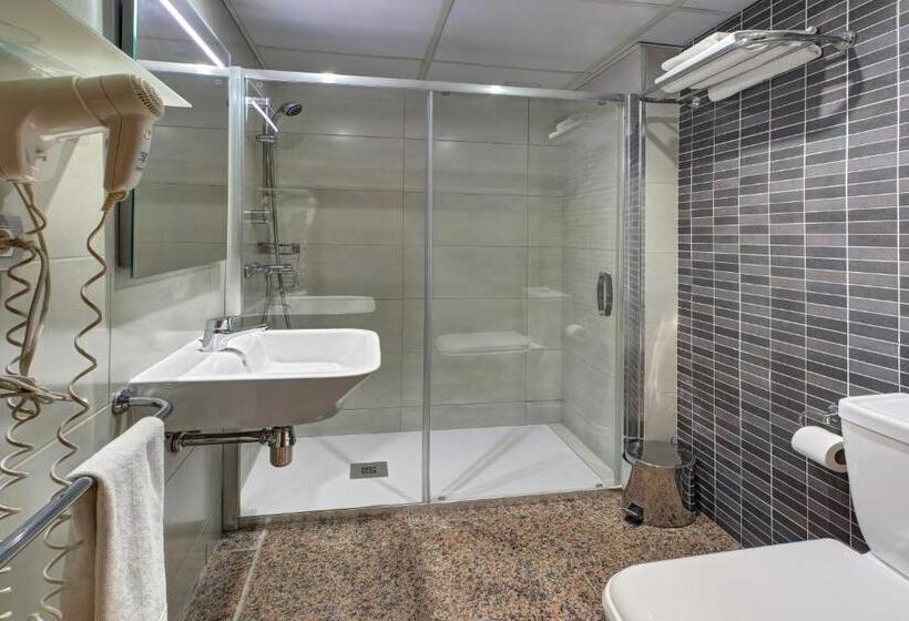 اتاق استاندارد یک نفره, Nuevo Triunfo