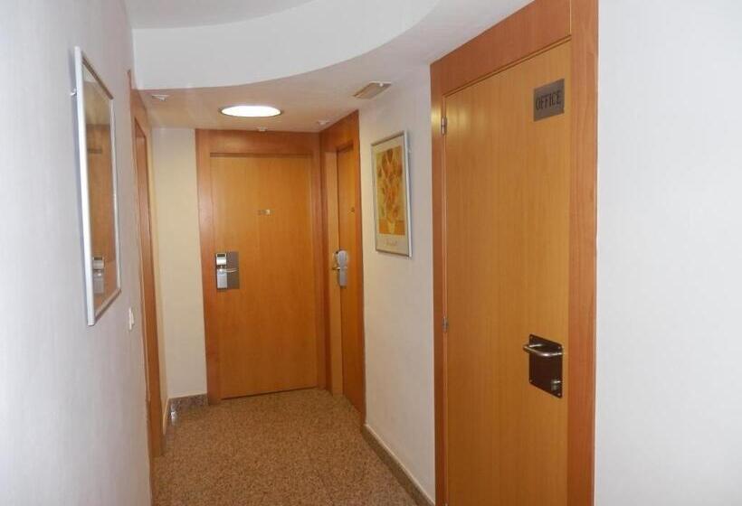 اتاق استاندارد یک نفره, Nuevo Triunfo