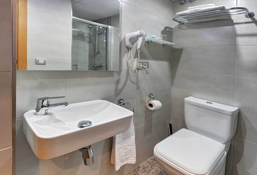 اتاق استاندارد یک نفره, Nuevo Triunfo