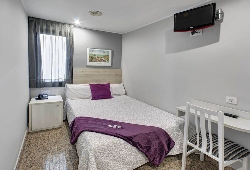 اتاق استاندارد یک نفره, Nuevo Triunfo