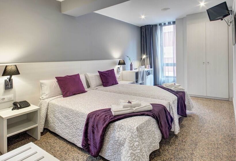 اتاق استاندارد, Nuevo Triunfo