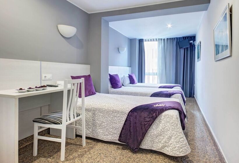 اتاق استاندارد سه نفره, Nuevo Triunfo