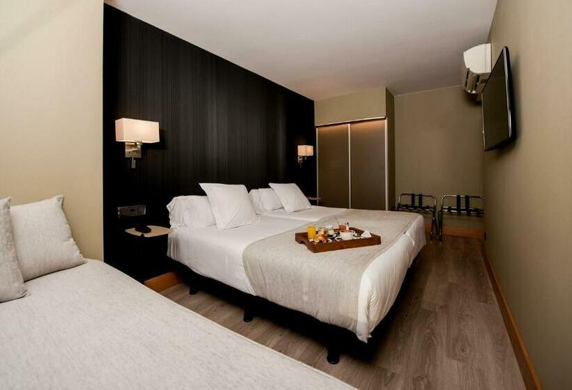 اتاق استاندارد سه نفره, Plaza