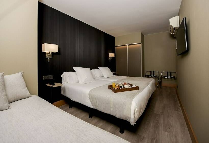 اتاق استاندارد سه نفره, Plaza