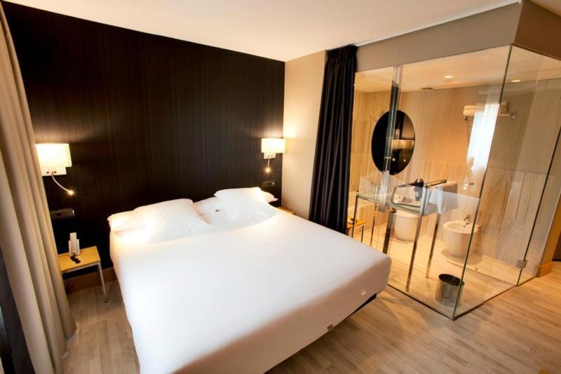 اتاق استاندارد, Plaza