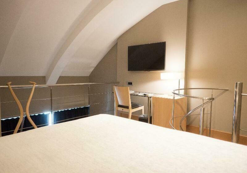 اتاق استاندارد, Plaza