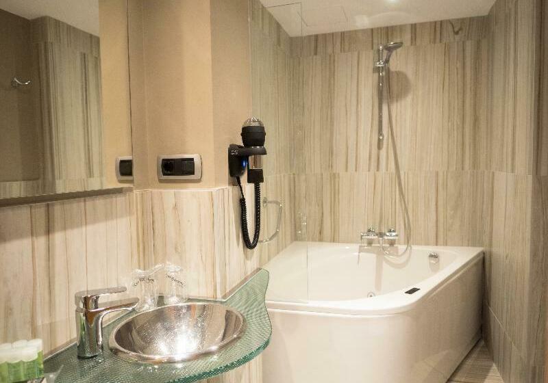 اتاق استاندارد, Plaza