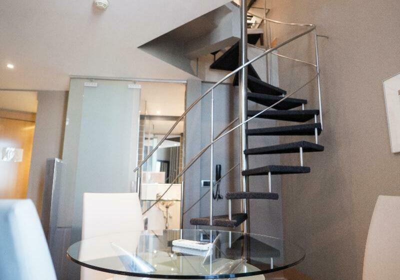 اتاق استاندارد, Plaza